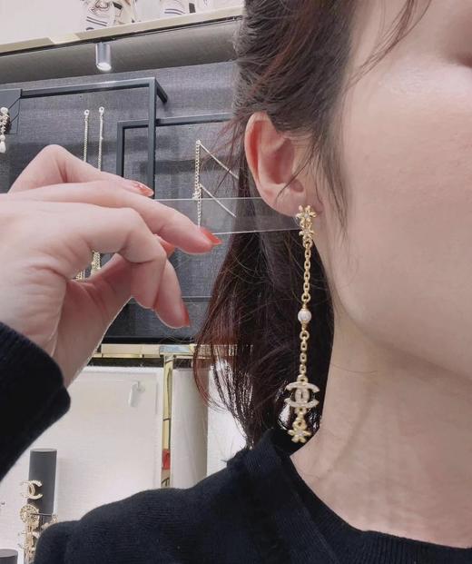 香奈儿 23手工坊最新系列长链小金花耳钉（XTY） 商品图1