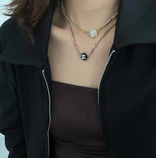 香奈儿 22早春 经典款 浅金色珐琅纽扣项链（XTY） 商品图3