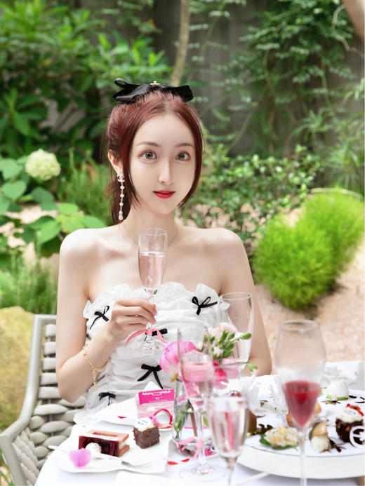 香奈儿 浅金色 珍珠水钻 不对称 耳环（XTY） 商品图3