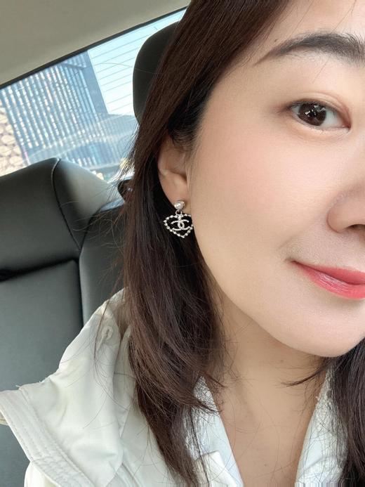 香奈儿 珍珠吊镂空爱心耳环（XTY） 商品图2