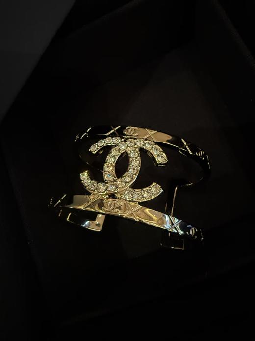 香奈儿 25P春夏镂空设计手镯 男女同款情侣款 金色（XTY） 商品图5