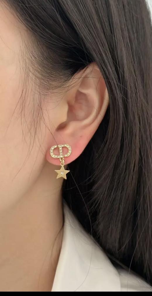 迪奥 2025早春最新款绝美系列 CD吊星星珠/爱心珠耳钉（XTY) 商品图3