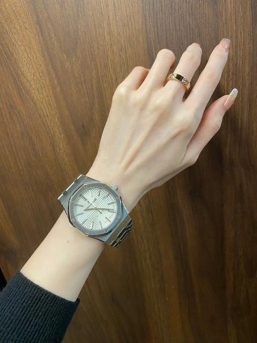 爱彼 离岸橡树系列15400ST.OO.1240ST.01 采用原版爱彼3120一体复刻机芯（ZT*SH） 商品图5