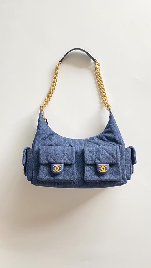 香奈儿 25C最新爆款“大号”HOBO、嬉皮包，“冷水洗”深色丹宁牛仔单肩包（LZ) 商品图1