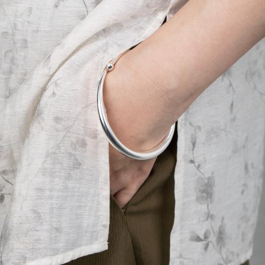 花粉专享【足银 银饰】足银手镯、足银戒指（开口可调节）、925银镶嵌南红戒指，无质量问题不退换，15天左右定制发货 商品图0