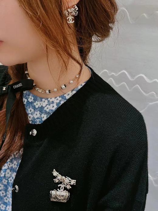 香奈儿 24早秋最新款绝美系列 黑花边包包胸针 (XTY) 商品图8
