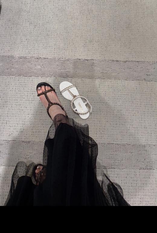 香奈儿秀款双C爱心扣金属链条凉鞋（DBG） 商品图3