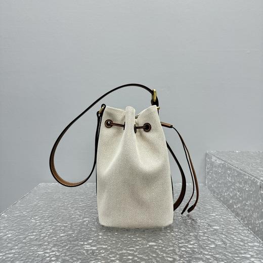 缪缪 24ss 秀款帆布水桶包(MM) 商品图3