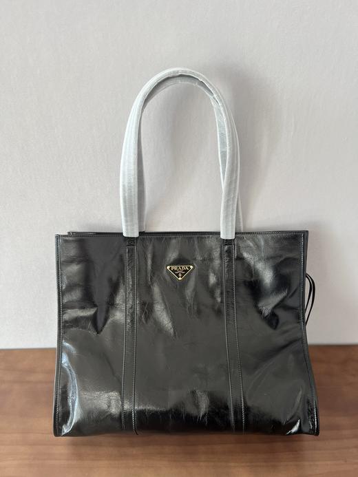 普拉达 新款油蜡皮soft lux托特包～（MM） 商品图1