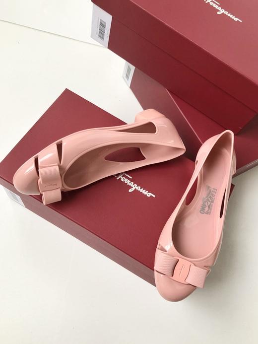 FERRAGAMO菲拉格慕 Vara 皮革 蝴蝶结 粗跟 玛丽珍鞋 （SS） 商品图2