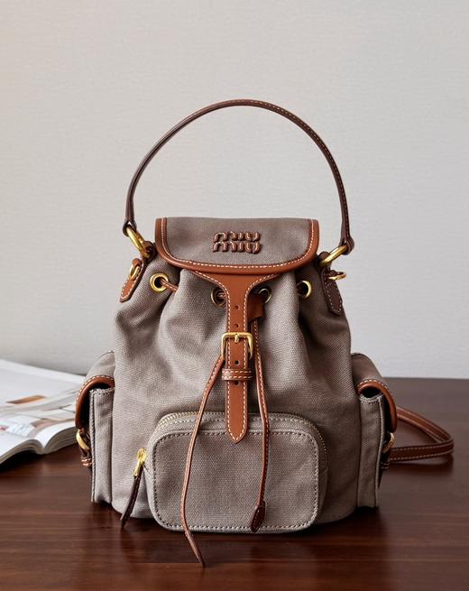 缪缪 25新品伦敦限定 高定帆布双肩包～（LZ） 商品图11