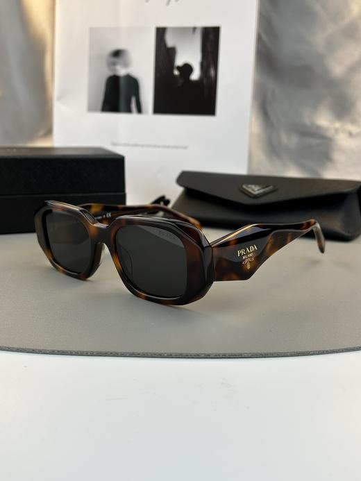 普拉达  SPR17   新款方形墨镜女大脸显瘦（JH） 商品图4