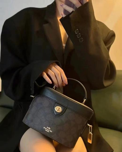 Coach蔻驰 新款盒子化妆手拿斜跨包（SS） 商品图5
