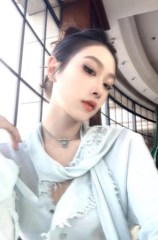 香奈儿   香透明香水瓶满钻链条项链  （XTY） 商品图5