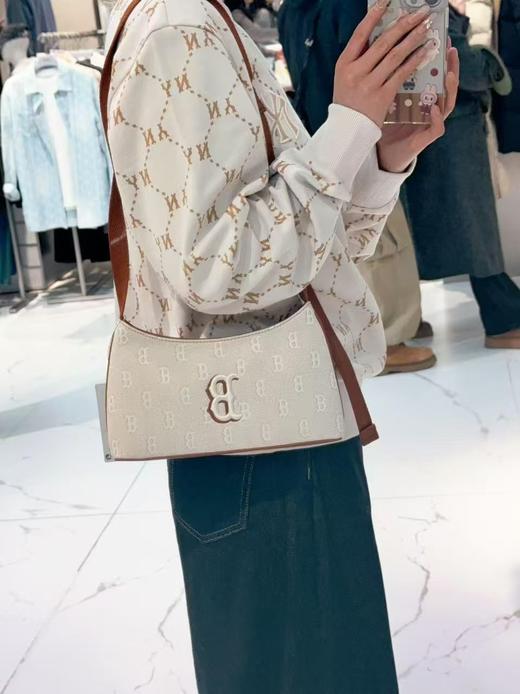 MLB腋下包 出韩国订单 本季这款具有极高辨识度!老花+腋下最时尚组合（SS） 商品图6