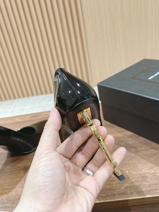 圣罗兰 经典系列字母金属跟漆皮高跟鞋（DBG） 商品图8