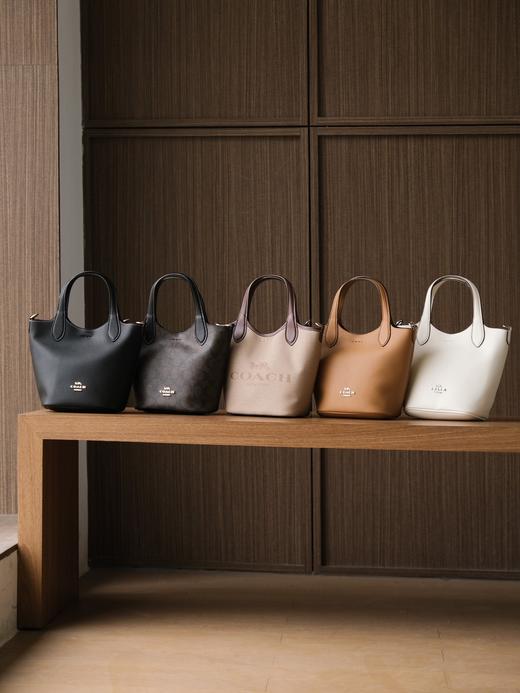 蔻驰   四月新品系列小水桶 手提包 腋下包 单肩包 （SS） 商品图5