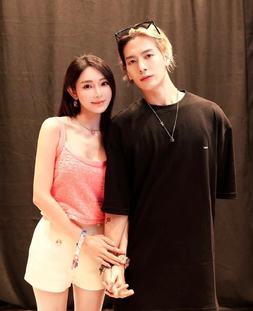 香奈儿   香透明香水瓶满钻链条项链  （XTY） 商品图8