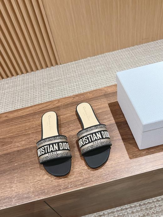 迪奥  春夏新款升级刺绣拖鞋 （DBG） 商品图7