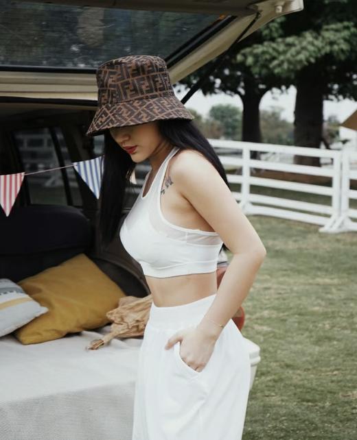 芬迪 春夏新款缎面面料双F老花渔夫帽（CO） 商品图9