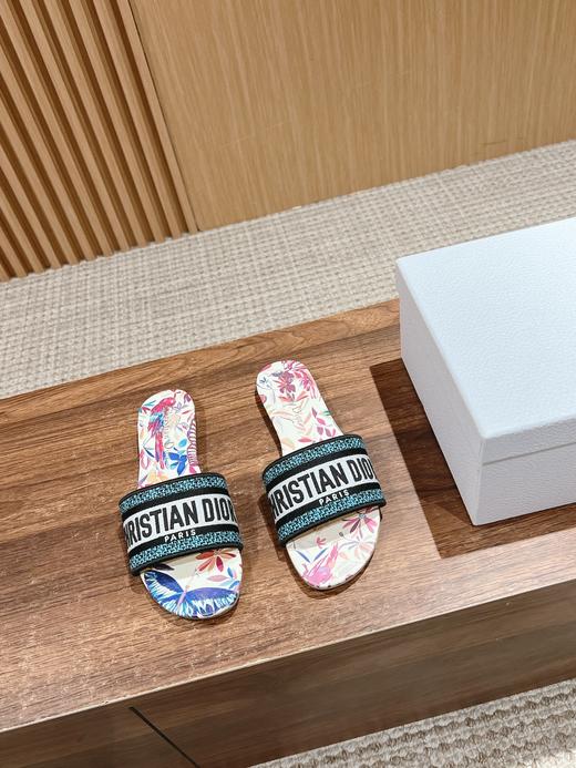 迪奥  春夏新款升级刺绣拖鞋 （DBG） 商品图3