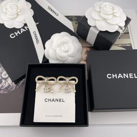 香奈儿 24新品系列墙裂来袭蝴蝶绳结吊小c耳钉 (XTY)