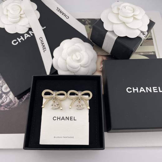 香奈儿 24新品系列墙裂来袭蝴蝶绳结吊小c耳钉 (XTY) 商品图0