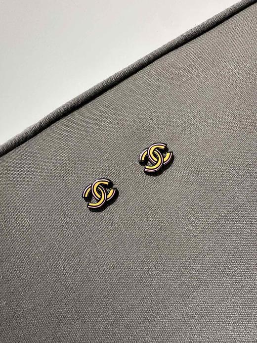 香奈儿 漫画亚克力双C大耳钉（XJ） 商品图0