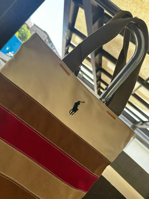 原单正品 Polo 拉夫劳伦全纯棉帆布手提包。简约校园风，休闲大容量，轻便女款。2025年最新款条纹拼色刺绣小马帆布包来袭。 商品图5