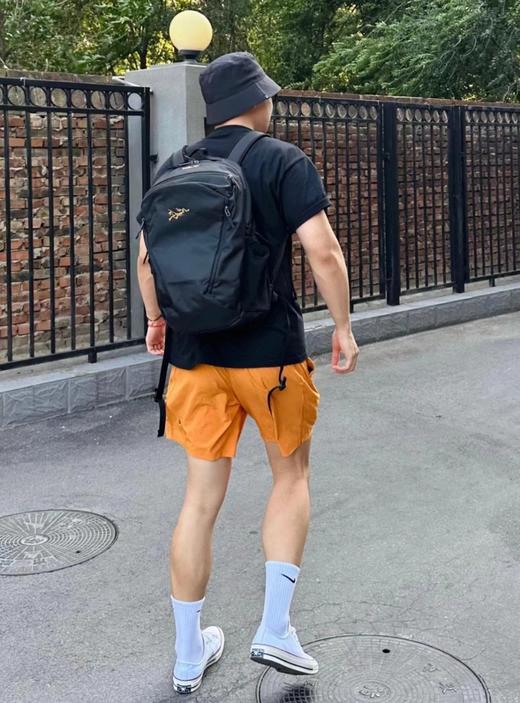 始祖鸟 mantis 全网都在背的轻量双肩包 （ZB*CS） 商品图3