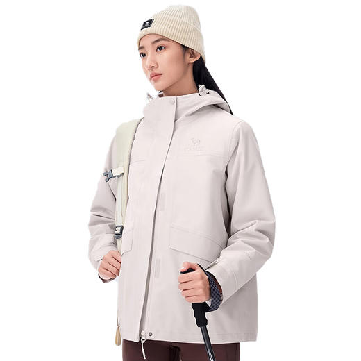 骆驼 女三合一冲锋衣 A24CA70820 商品图3