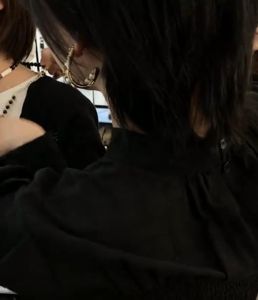 香奈儿 绝对不能错过的百年难遇的设计款 弯弯珍珠耳钉（XTY） 商品图1