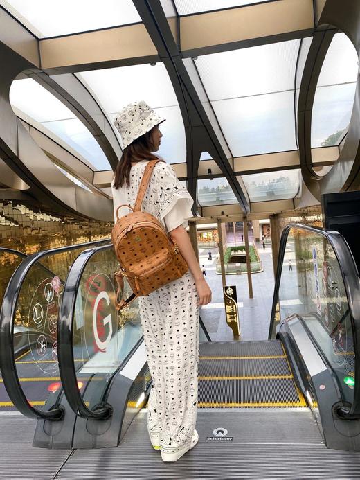 MCM 铆钉双肩包（MM） 商品图6