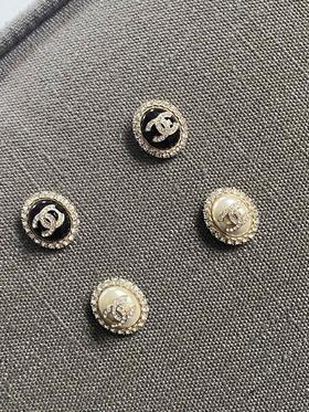 香奈儿 新款浅金色椭圆耳钉/耳夹 两色 明星同款（XTY）