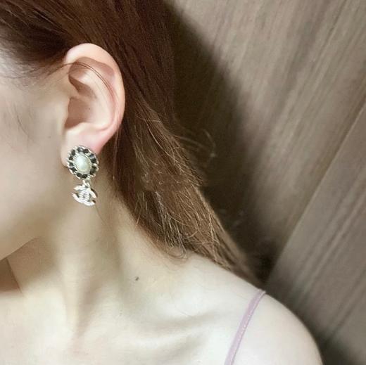 香奈儿 链条皮耳钉 纯手工穿皮，施华洛珍珠+水晶，五金链条侧面边缘手工抛光，非常的光亮 (XTY) 商品图9