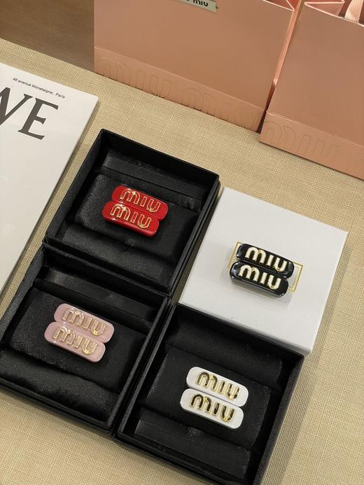 缪缪 张元英同款MIU字母水晶树脂玻璃对夹侧边夹发夹（CO） 商品图0