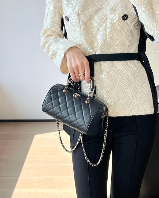 香奈儿 25p春夏 珐琅彩手柄保龄球手拿包（LZ) 商品图9