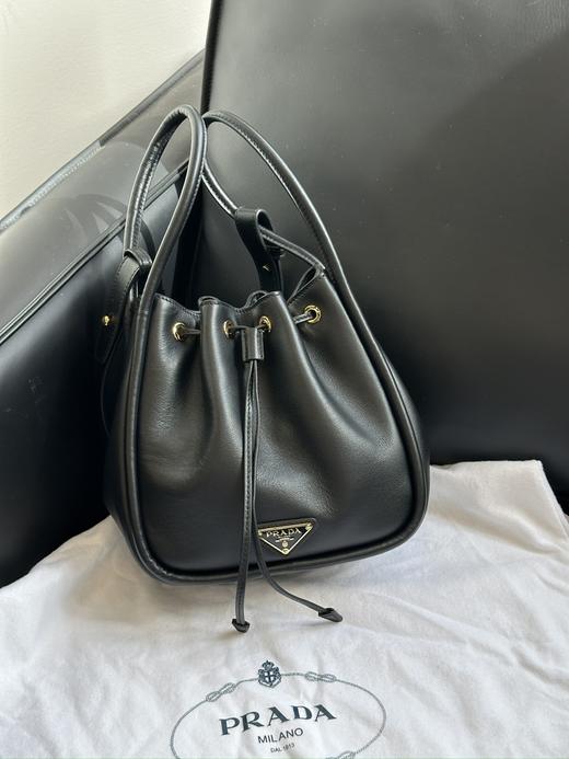 普拉达 2025春夏新款Darling水桶包 （MM） 商品图9