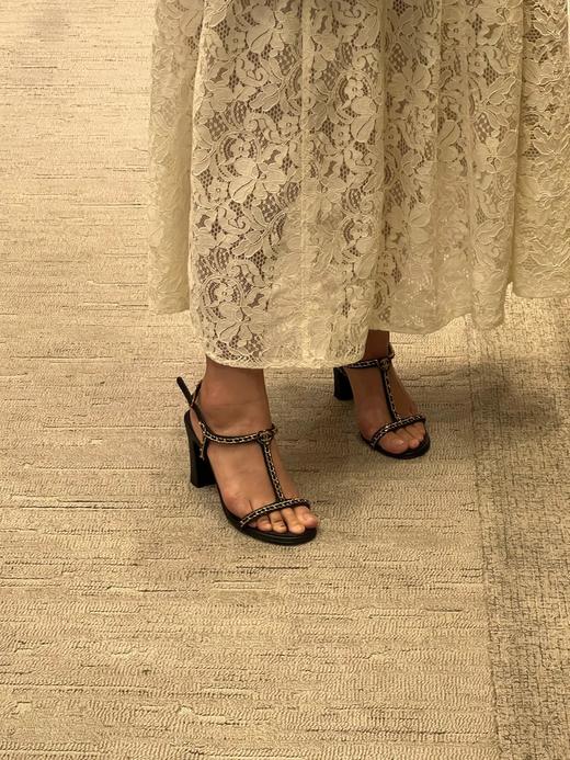 香奈儿秀款双C爱心扣金属链条凉鞋（DBG） 商品图6