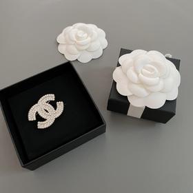 香奈儿 新款双C胸针满满珠钻胸针无敌重磅重工的brooch （XTY）