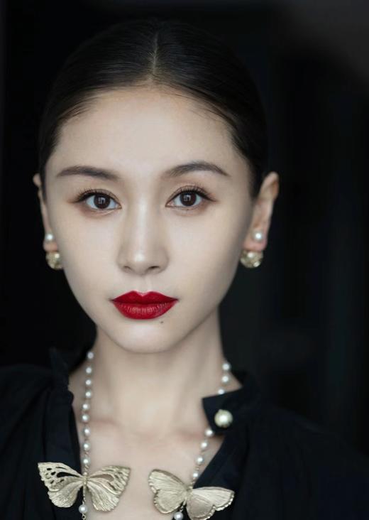 迪奥  新款藤格纹镂空珍珠耳钉 （XTY） 商品图5