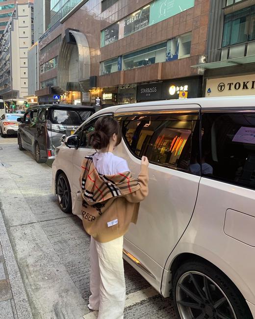 巴宝莉 24Fw早秋新款 双面穿格纹拉链针织连帽开衫 正反都可以穿哦（SS)AA483 商品图10