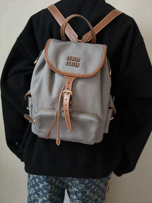 缪缪 25新品伦敦限定 高定帆布双肩包～（LZ） 商品图5