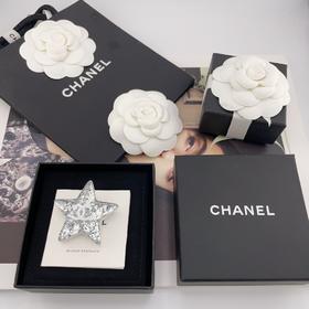香奈儿 25早春最新款绝美系列 亮片亚克力星星胸针  （XTY）