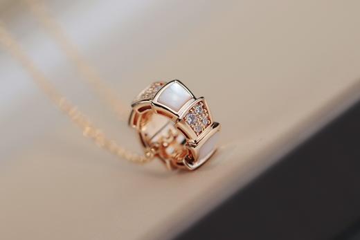 宝格丽 serpenti 糸列蛇骨项链来啦 玉髓与钻石（XTY） 商品图1