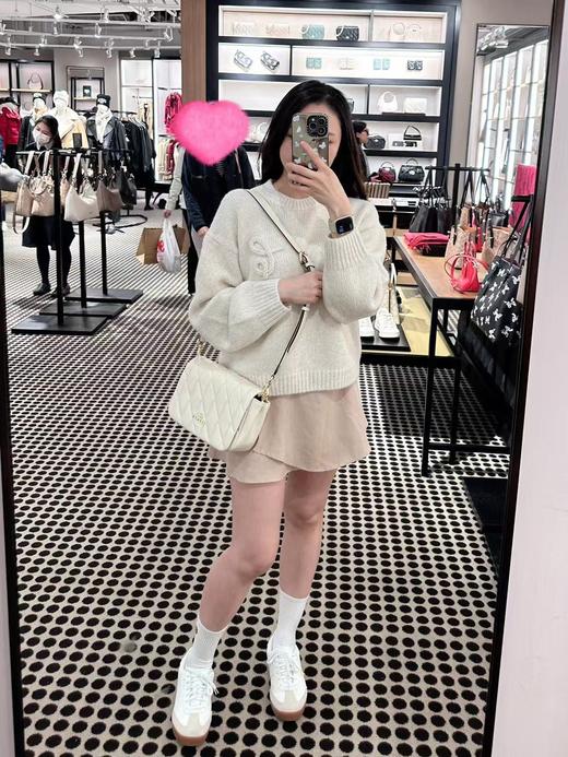 蔻驰的包包设计越发有自己的风格。尤其是今天这款Quinn Bag 链条包（SS) 商品图5