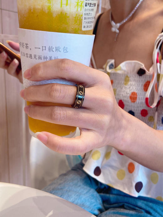 古驰 黑自古奇陶瓷金花纹戒指 情侣款（XTY） 商品图5