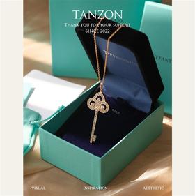 TF 皇冠钥匙满钻钥匙项链，此款项链以钥匙为灵感，寓意着打开心扉！（XTY）