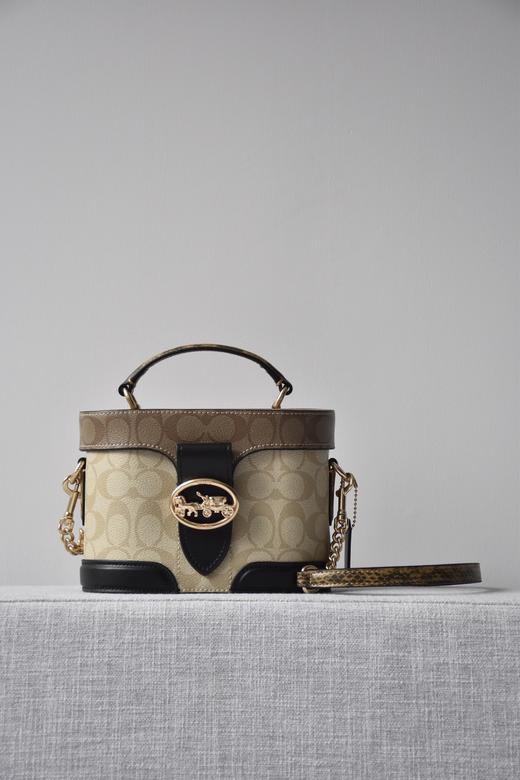 Coach蔻驰 新款盒子化妆手拿斜跨包（SS） 商品图3