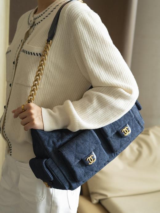 香奈儿 25C最新爆款“大号”HOBO、嬉皮包，“冷水洗”深色丹宁牛仔单肩包（LZ) 商品图7